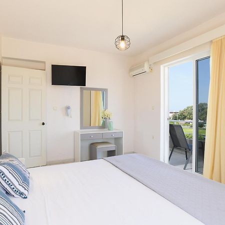 Eugenia Studios & Apartments Ialysos  Extérieur photo