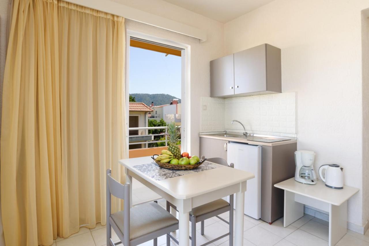 Eugenia Studios & Apartments Ialysos  Extérieur photo