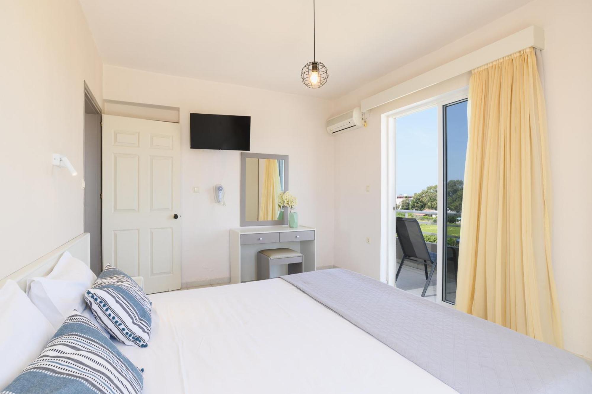 Eugenia Studios & Apartments Ialysos  Extérieur photo